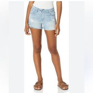 YMI-20-light wash-want a Betta butt high-rise frayed hem distressed denim shorts